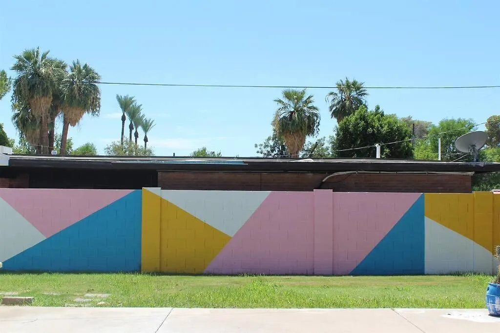 הוילה פיניקס Newly Remodeled Midcentury Pink Flamingo Casa